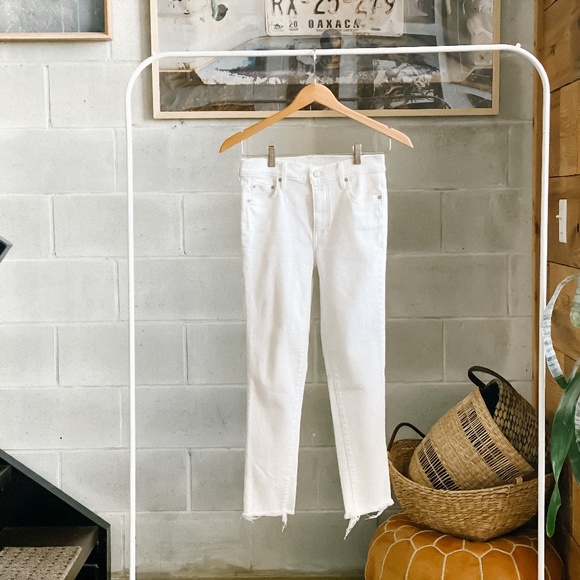 Aritzia Pants - Denim Forum Nico mid-rise white cropped jeans